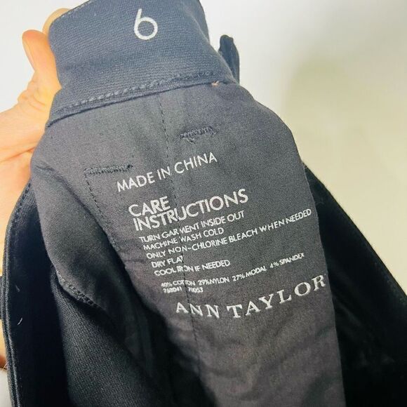 Ann Taylor Women's Black Ankle Zip Moto Skinny Pants Size 6 - Picture 9 of 9